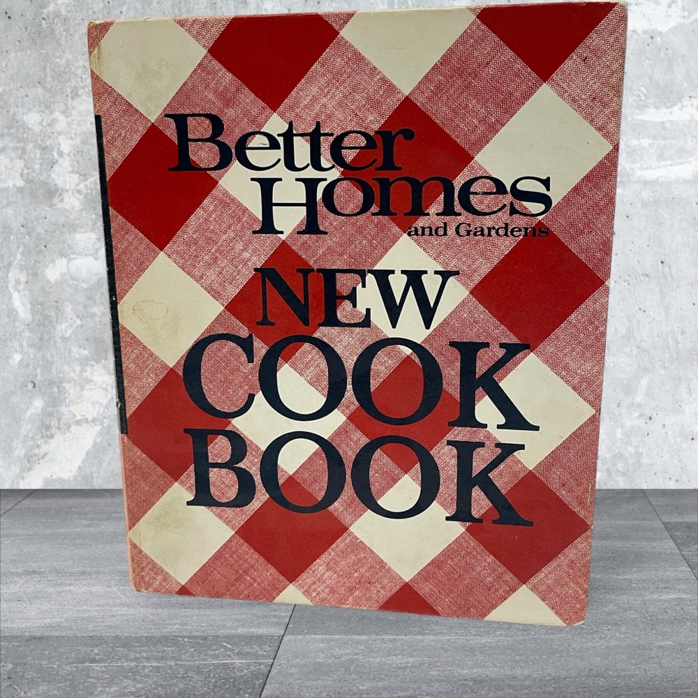 *SOLD*Vintage 1976 Better Homes and Gardens Cookbook 3rd print 5 Ring Binder